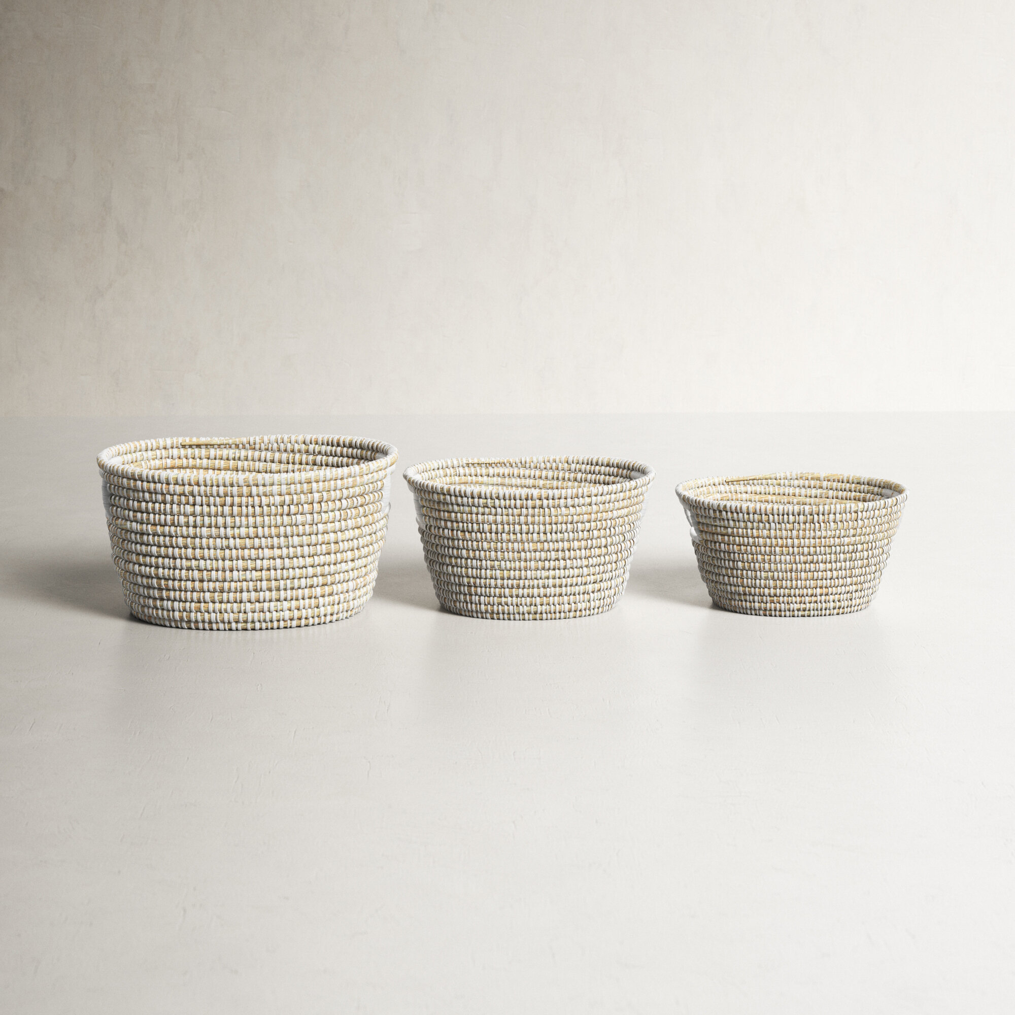 Explore our White/Natural Seagrass Round Nesting Baskets (Set of 3)  honeycando.com Cheap, Discount Online collection and be inspired. Get them  now