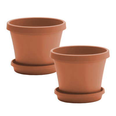 Terra Traditional Plastic Indoor/Outdoor Pot Planter with Saucer Bundle