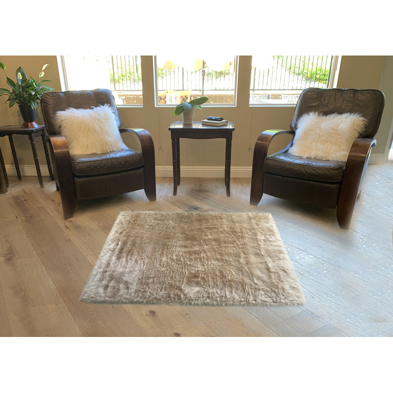 Mar Vista Faux Sheepskin Indoor Rug, Square 7'6"