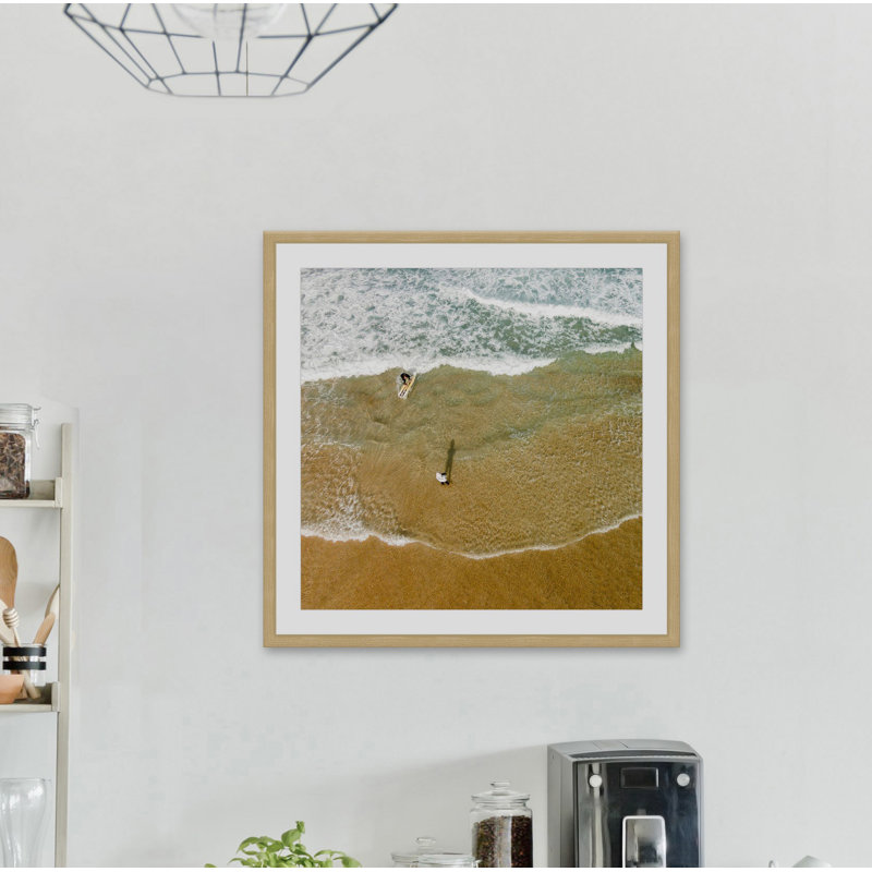 «In the Tide», reproduction de photo sur papier encadrée, H 18 po x l 18 po, Cadre en bois naturel