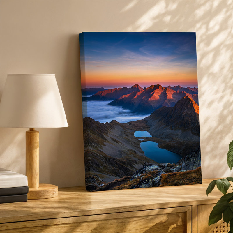 Toile, "Un paysage de montagne à couper le souffle au coucher du soleil", H 12 po x l 9 po