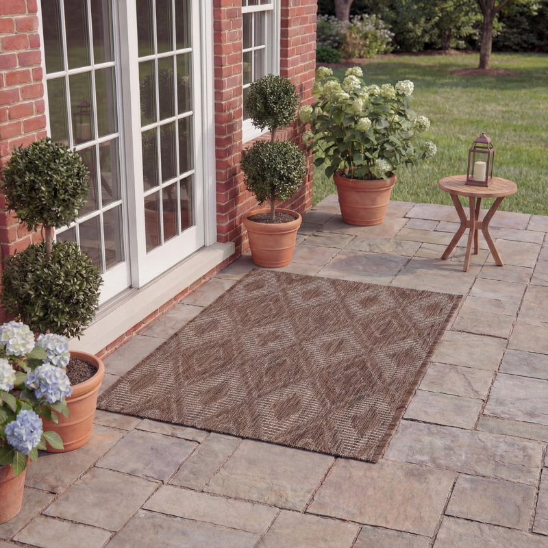 Tapis d'intérieur / extérieur à motif géométrique Courtyard Performance, Rectangle 2 pi x 3 pi 7 po