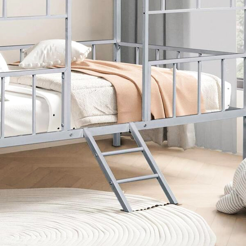 Lit superposé simple argenté avec conception de maison contemporaine, construction entièrement en métal et angle pour le style de chambre à coucher, forme