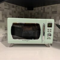 Nostalgia 0.9-cu ft 900-Watt Countertop Microwave (Seafoam Green) in the Countertop  Microwaves department at