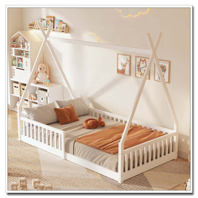 Lit simple en bois, Blanc
