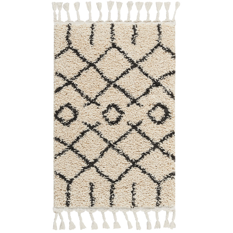 Tapis géométrique ivoire / noir en polypropylène tissé à la machine, Rectangle 2 pi 2 po x 4 pi