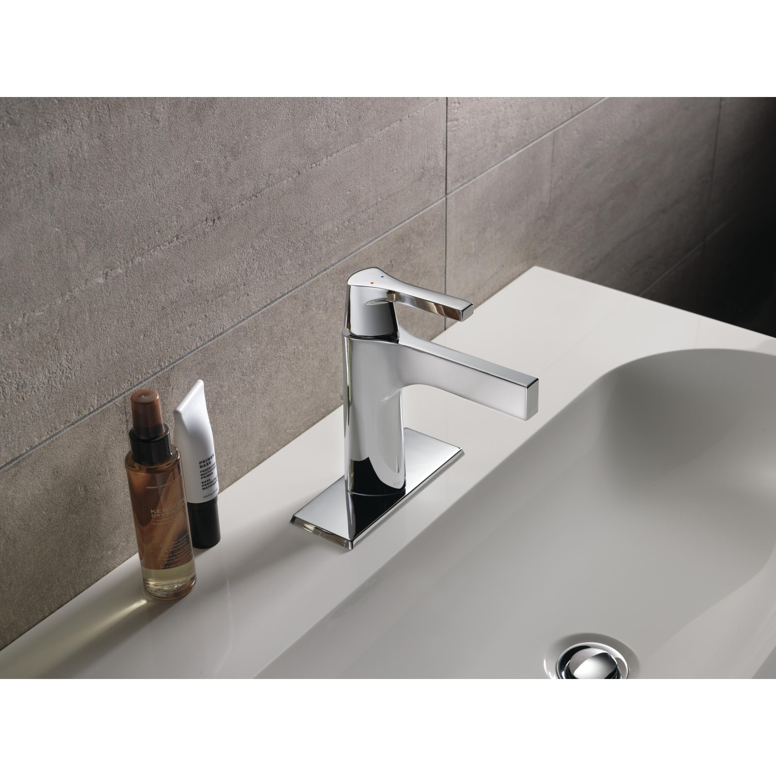 Zura Single-Hole Bathroom Faucet with Drain, Chrome