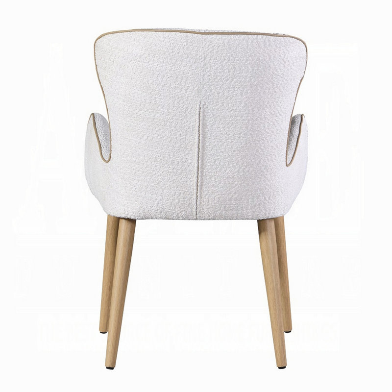 Ensemble de 2 chaises d'appoint Willy, boucle blanche, rembourrage doux, pieds en bois brun