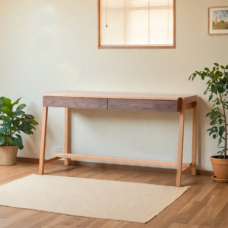 Bureau simple et stable de style italien