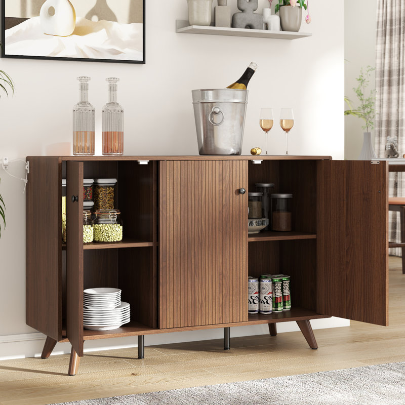 Buffet Oliver 46,65 "avec 3 portes et pieds en bois robustes pour le salon, la salle à manger, la cuisine, le couloir, Noyer