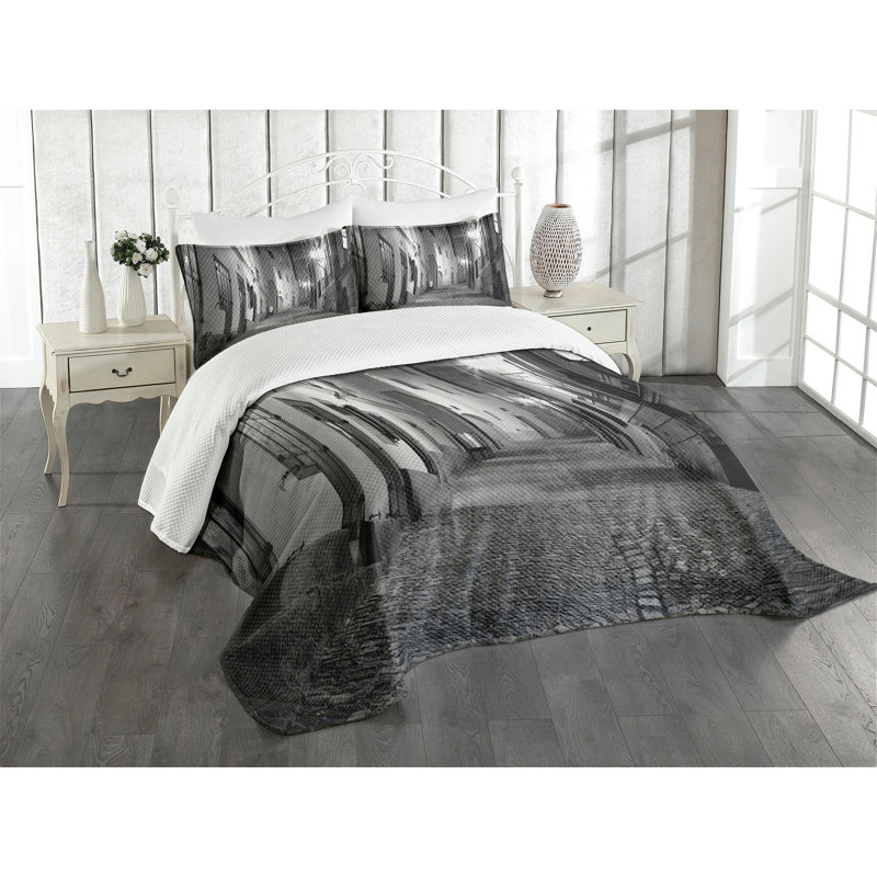 Ambesonne Ambesonne Black and White Bedspread Set Dark Alleyway Black and White