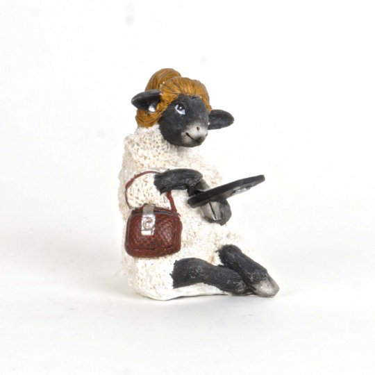 Figurine mouton en polyrésine avec iPad