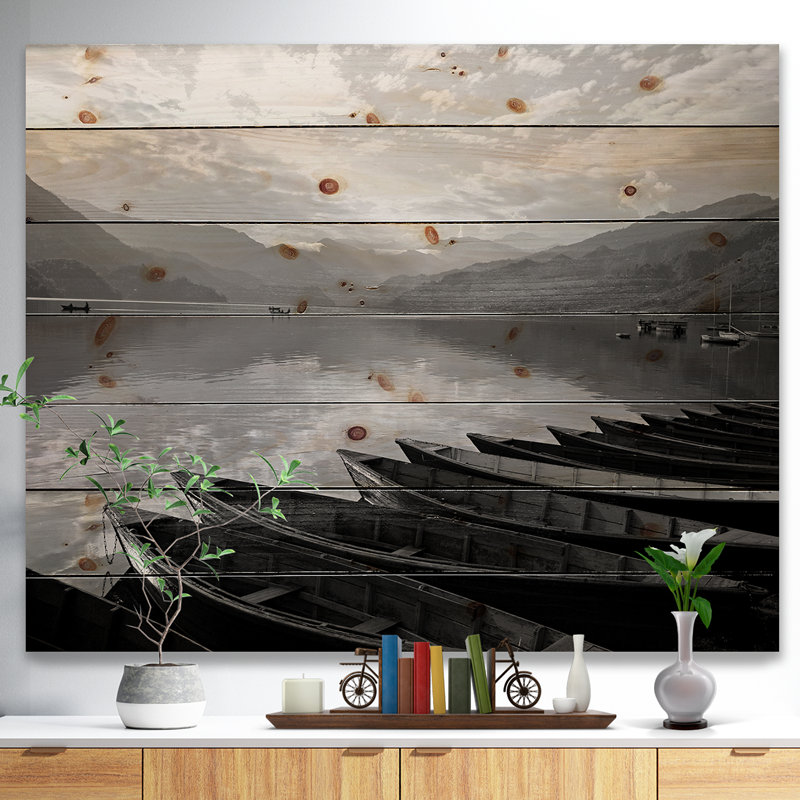 Photographie « bateau lineed on pokhara lake », Bois, H 36 po x l 46 po x P 0,78 po