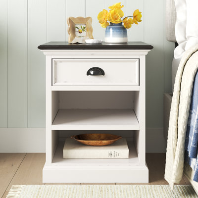 Guildford 19.69'' W Nightstand