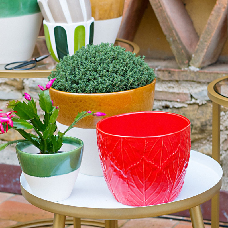 Viva Handmade Planter, 8" H x 9.5" W x 9.5" D, Amber
