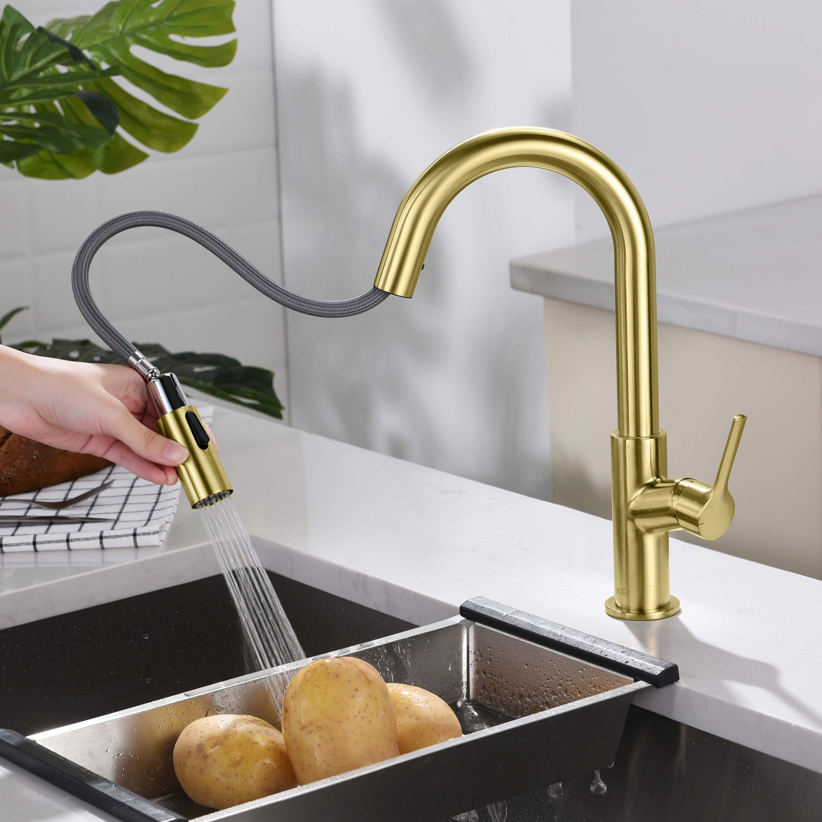 KIBI Fusion Pull-Down Kitchen Faucet, Brushed Gold