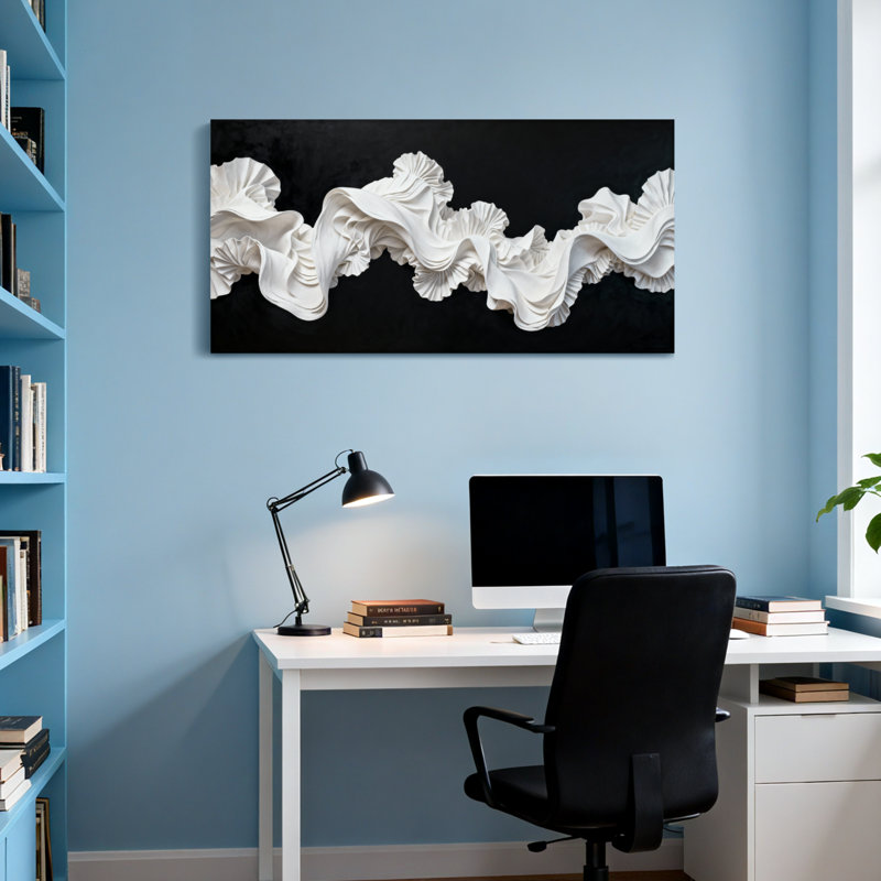 Vagues sculpturales blanches sur fond noir, H 20 po x l 40 po