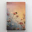 Bourdon au-dessus de fleurs de trèfle rose au coucher du soleil - Art mural sur toile tendue - Décoration de salon, de chambre à coucher ou de bureau-129950272