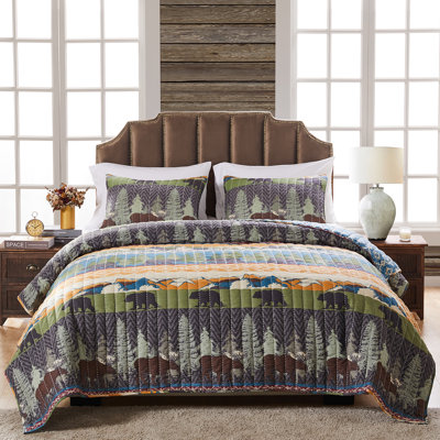 Black Bear Lodge Reversible Quilt Set
