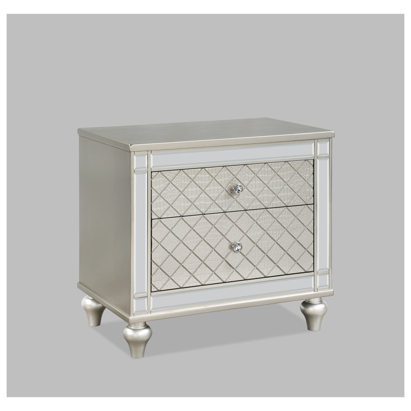 Table de chevet 2 tiroirs Glam avec façades à motif de losanges et accents de miroir argentés