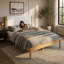 Structure plateforme Mid-Century moderne Olessia avec tête de lit tapissier, support de lattes en bois massif, aucun sommier requis, assemblage facile-246024130-246024133