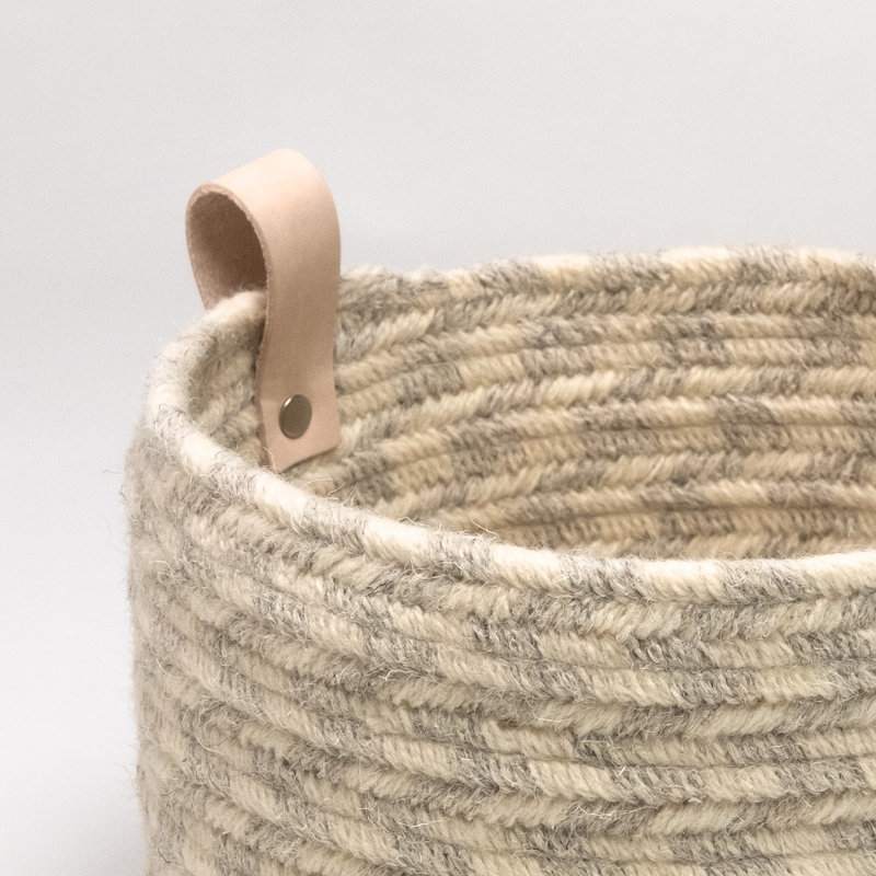 Panier en rotin, Gris clair