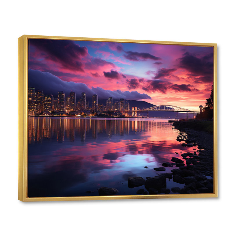 «Canada Vancouver Twilight», reproduction sur toile, H 34 po x l 44 po x P 1,5 po, Cadre flottant doré