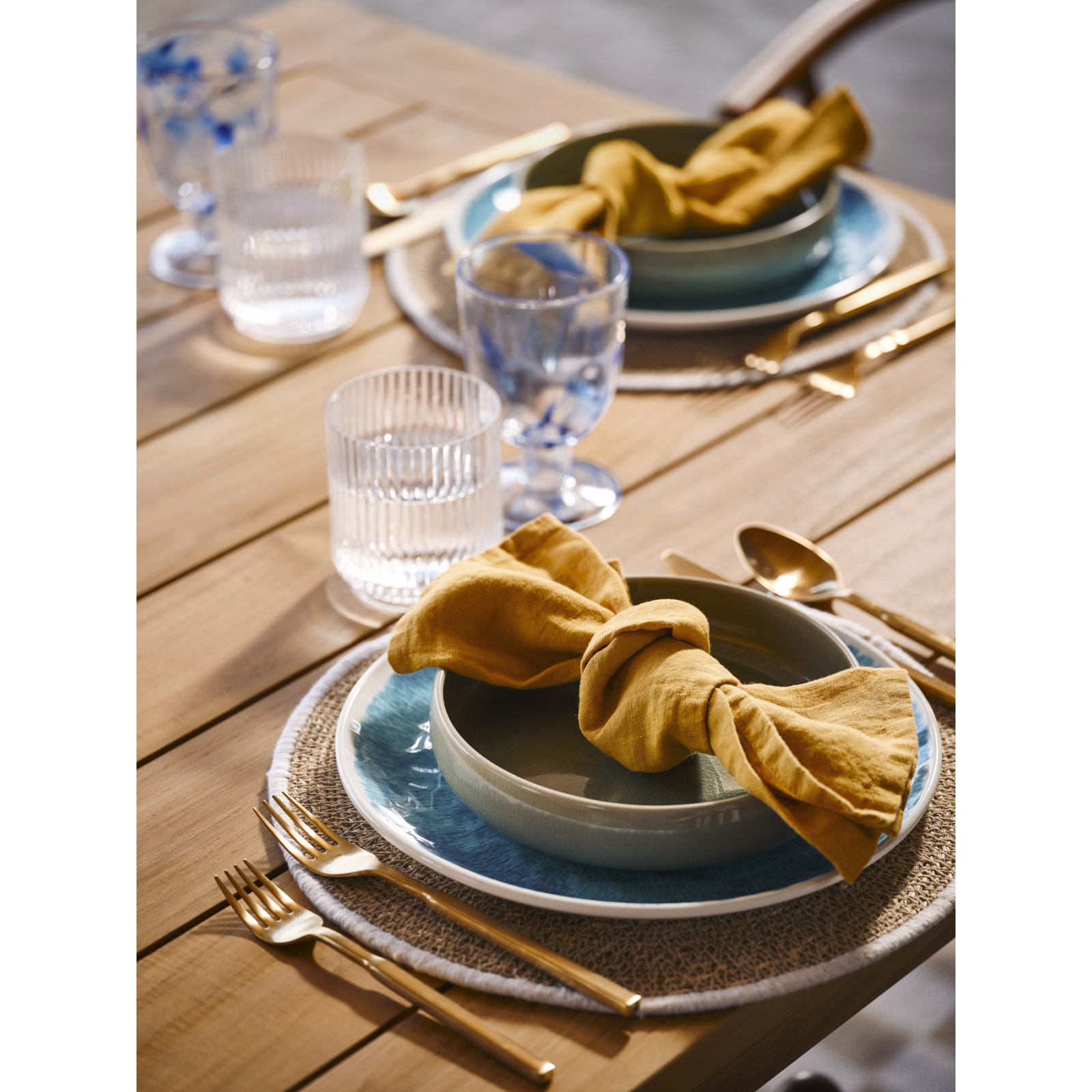 Alvia Reversible Linen Napkin, Yellow