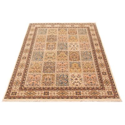 Tapis crème Royal Sarough 5 pi 5 po x 7 pi 10 po