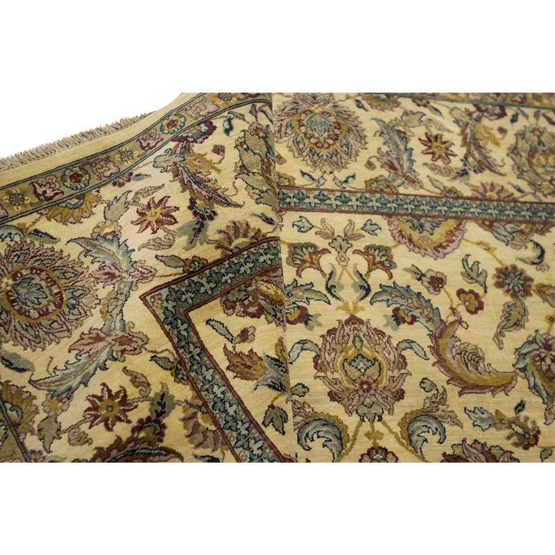 Tapis doré de haute qualité noué à la main