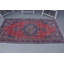 Tapis rouge turc fabriqué à la main avec un design éclatant et audacieux et un motif complexe pour un look artistique