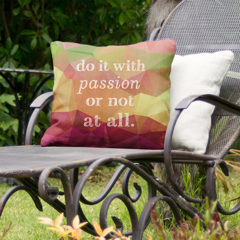 Coussin intérieur/extérieur d’inspiration passion, 18 po x 18 po, Pyrite arc-en-ciel
