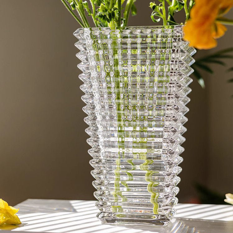 Vase en cristal, H 10,8 po x l 6,5 po x P 4,7 po
