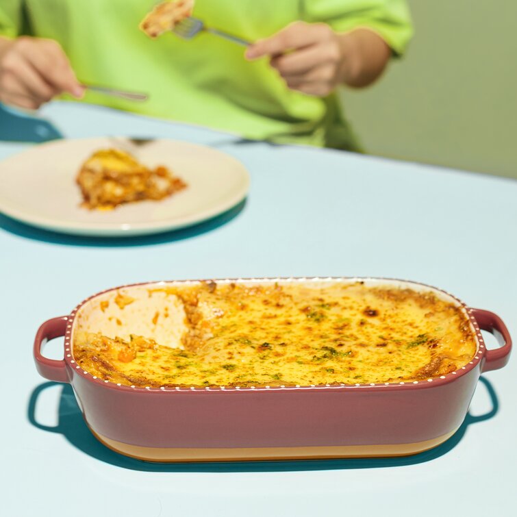 https://assets.wfcdn.com/im/05556488/resize-h755-w755%5Ecompr-r85/1683/168327048/2.3+Qt.+Ceramic+Rectangular+Casserole.jpg