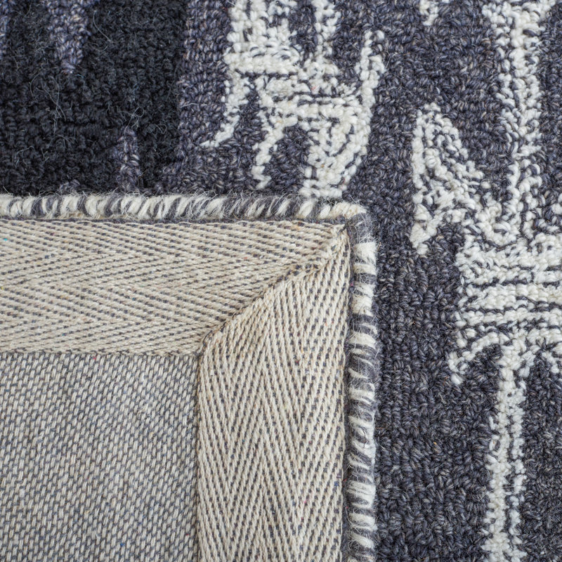 Ikat Hand Tufted Wool/Cotton Ikat Rug in Black/Gray, Rectangle 5' x 8'