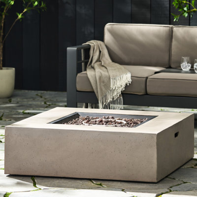 Foyer de table d'extérieur 50 000 - gris. Pas d'assemblage. Foyer au propane, 40,01 po x 40,01 po x 12,49 po, 93,17 lb. Assemblage carré à ambiance chaleureuse requis. Foyer extérieur pour foyer, 40,01 po x 40,01 po x 12,49 po