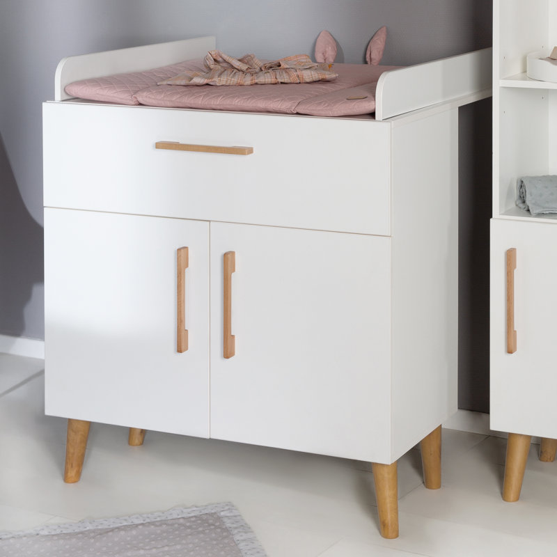 Mick Changing Table