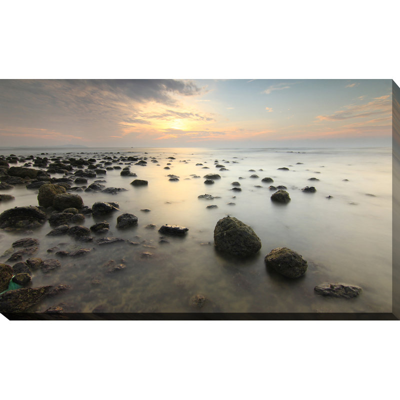 « lever en mer », reproduction de photo sur toile tendue, H 28 po x l 48 po x P 1,5 po