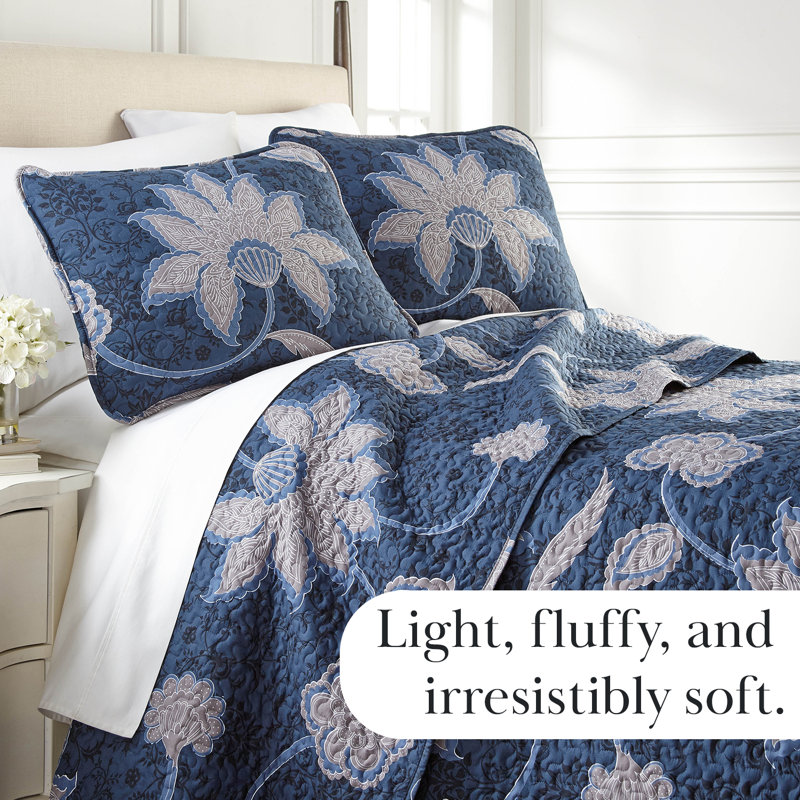 Boho Paisley Collection Beige Microfiber Quilt Set, Twin/Twin XL Quilt + 1 Sham