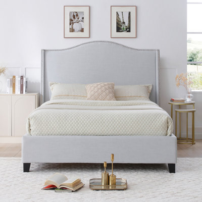 Hampton  Wingback Bed, Linen