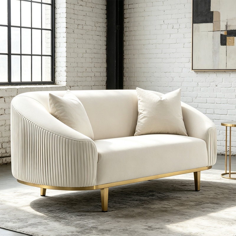 Sofa deux places en velours ivoire avec structure en bois et métal