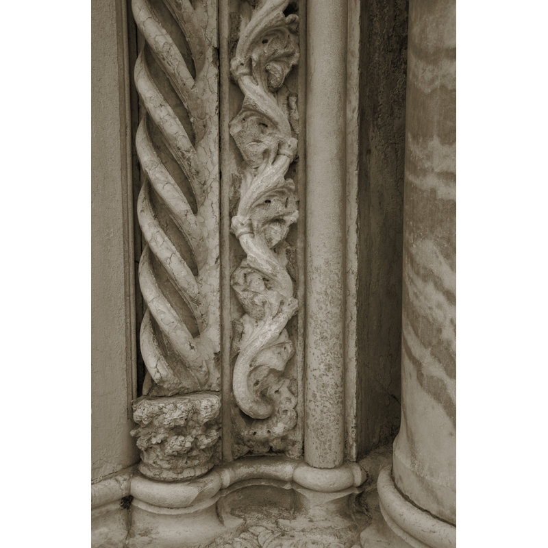 Détail de l'architecture en sépia III, H 30 po x l 20 po