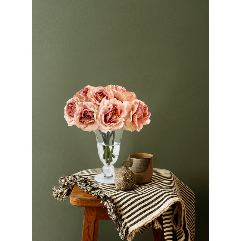 Roses Eftime dans un vase