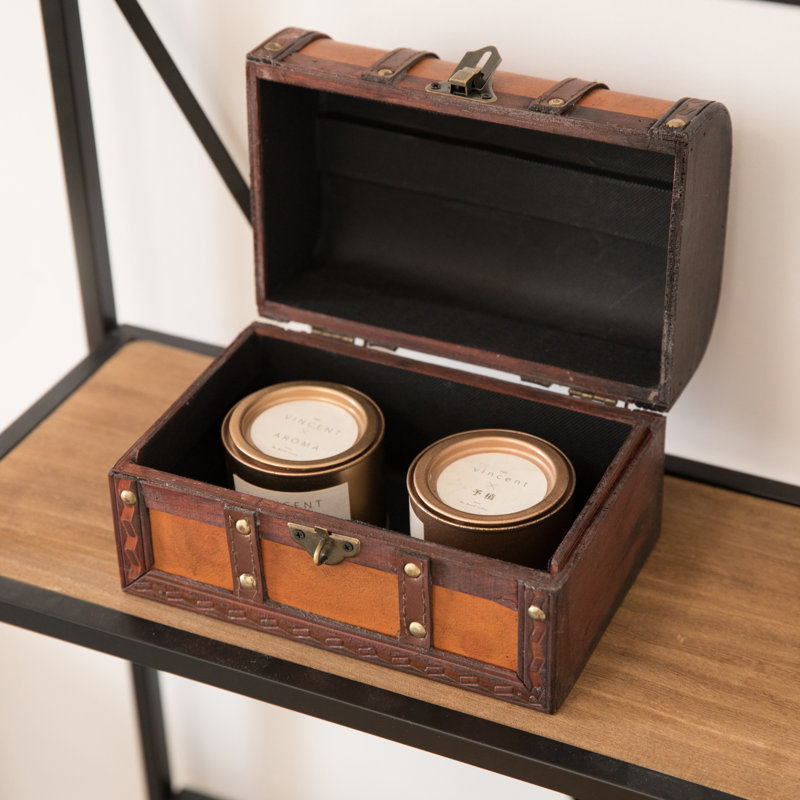 Boîte à trésor en cuir de bois décoratif