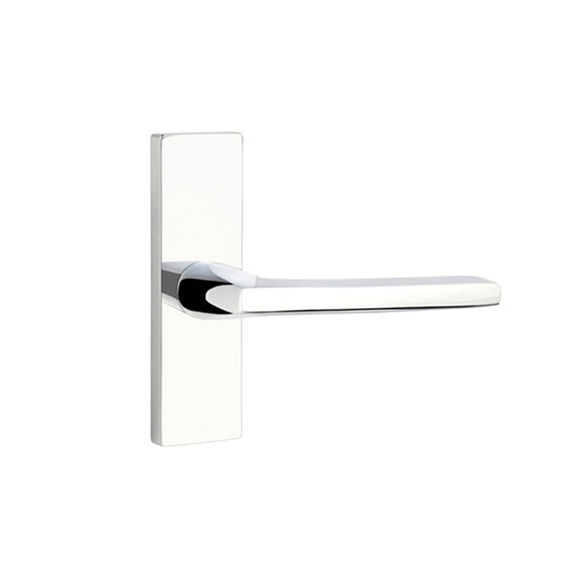 Poignée de porte Helios Passage (Hall & Closet) avec rosette, Droite, Chrome poli