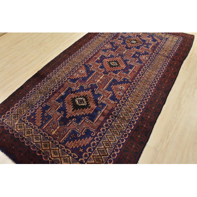 Tapis 5 pi 4 po x 9 pi 9 po