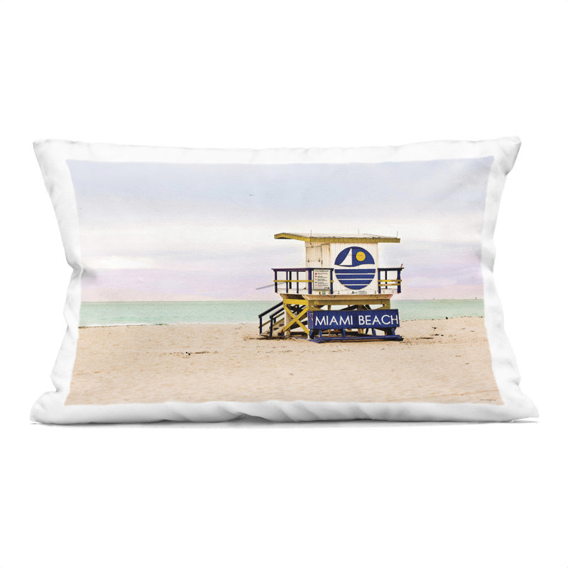 Coussin décoratif imprimé South Beach Beacon par Seven Trees Design