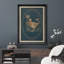 Oiseau doré rétro avec palmiers sur fond ovale bleu sarcelle - impression d'art encadrée sur papier-390026814-390026815