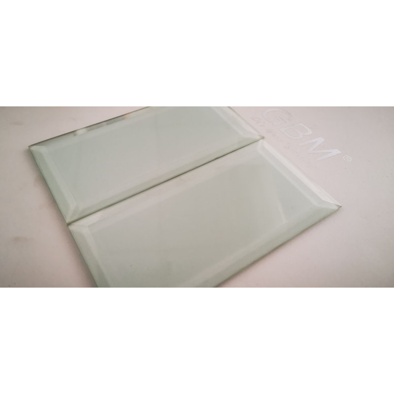 Carrelage mural de cuisine et de salle de bain en verre biseauté de qualité diamant Frosted Elegance 3 po x 6 po, Bleu menthe