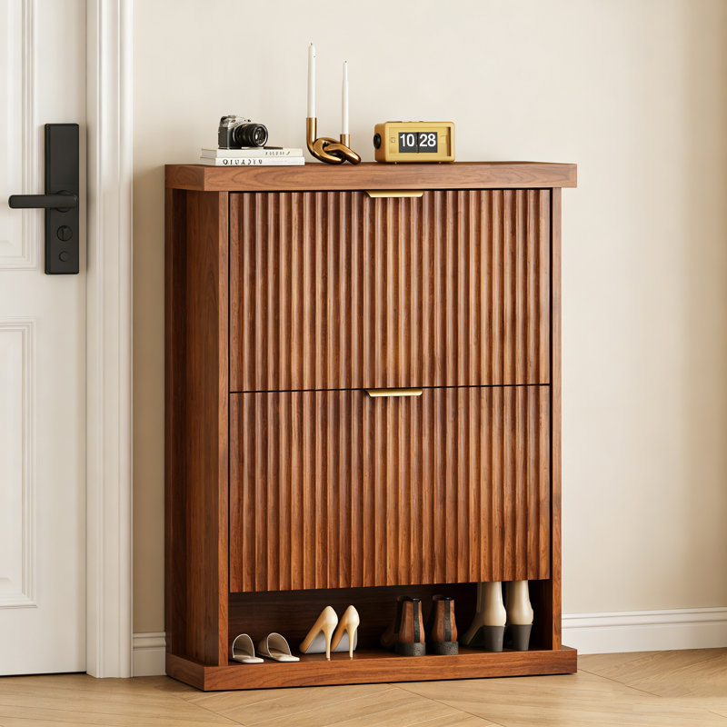 Armoire à chaussures en noyer avec portes rainurées